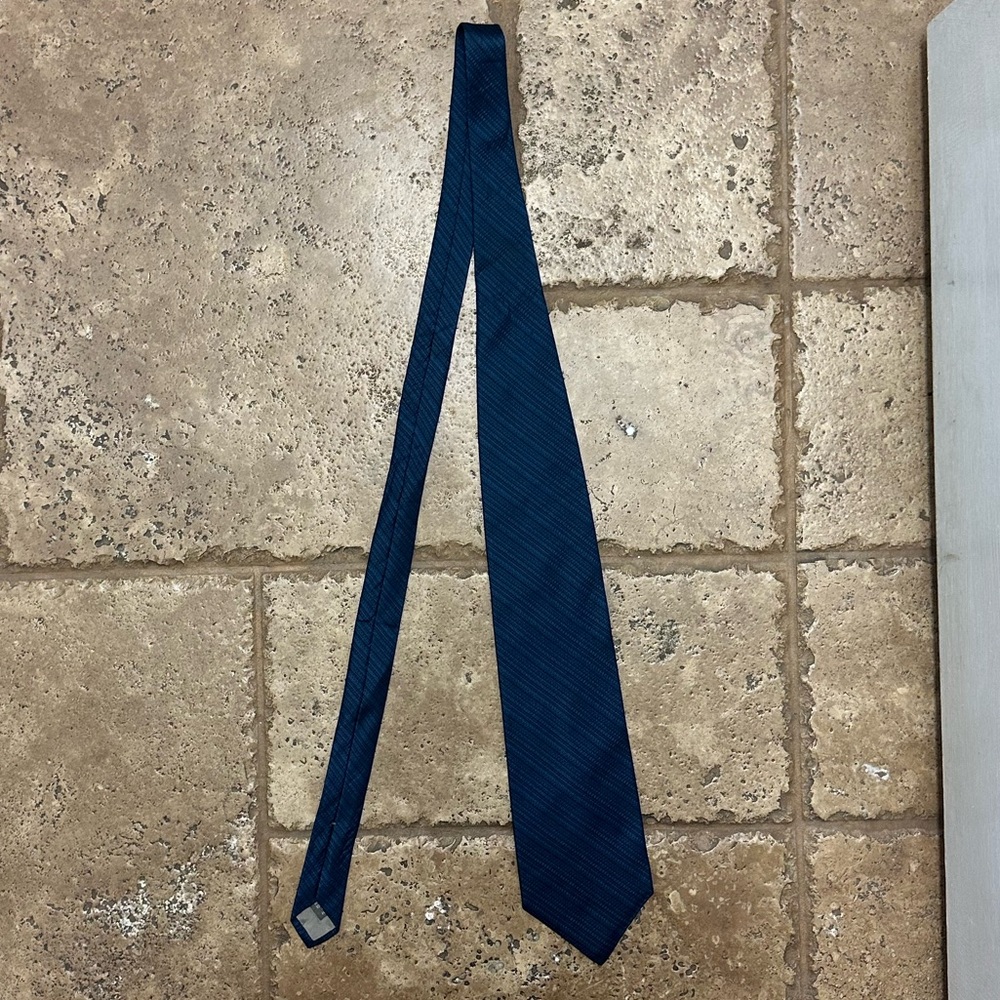 Calvin Klein 100% Silk Tie Vintage Men’s Dress Up Accessory